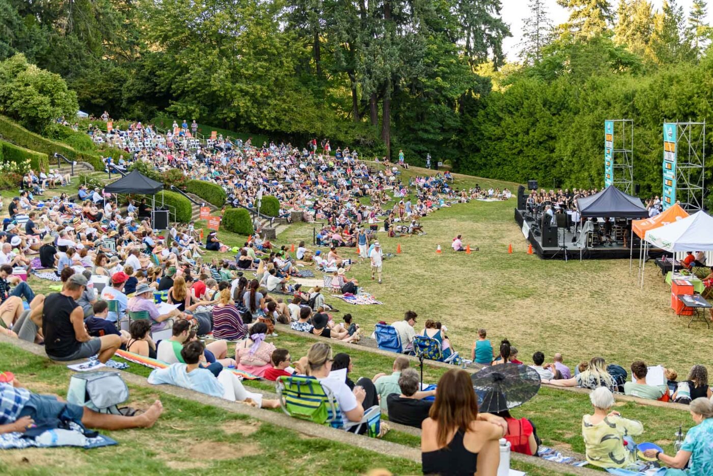 audience-and-stage-opera-in-the-park-pdx