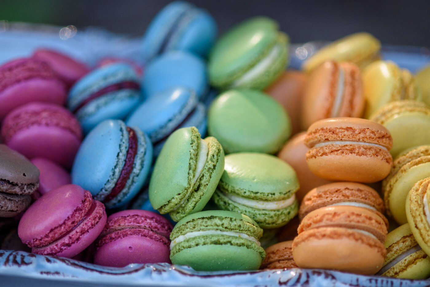 colorful-macarons-close-up-macro