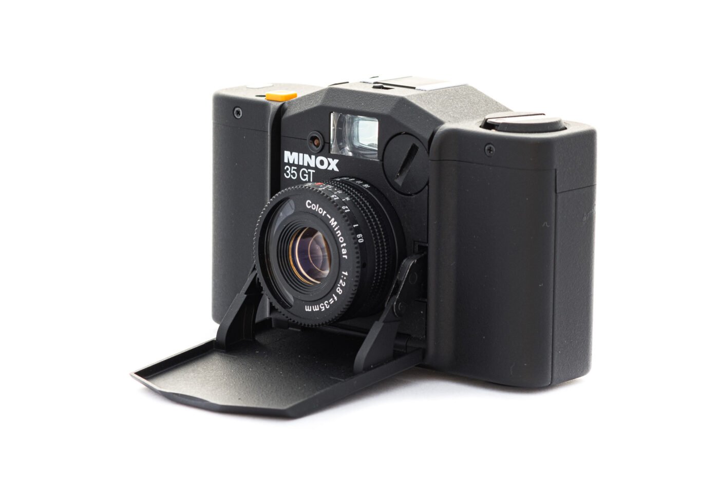 minox-35-gt-35mm-camera-front-left