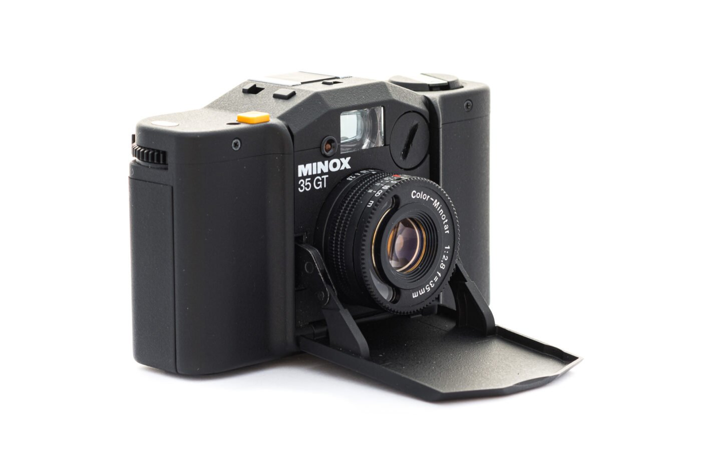 minox-35-gt-35mm-camera-front-right