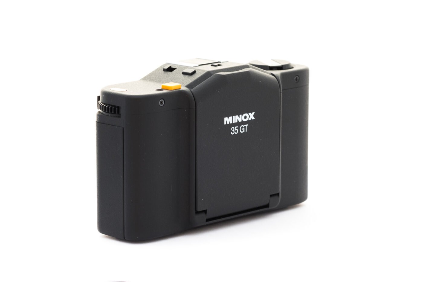 minox-35-gt-35mm-camera-front-right-closed