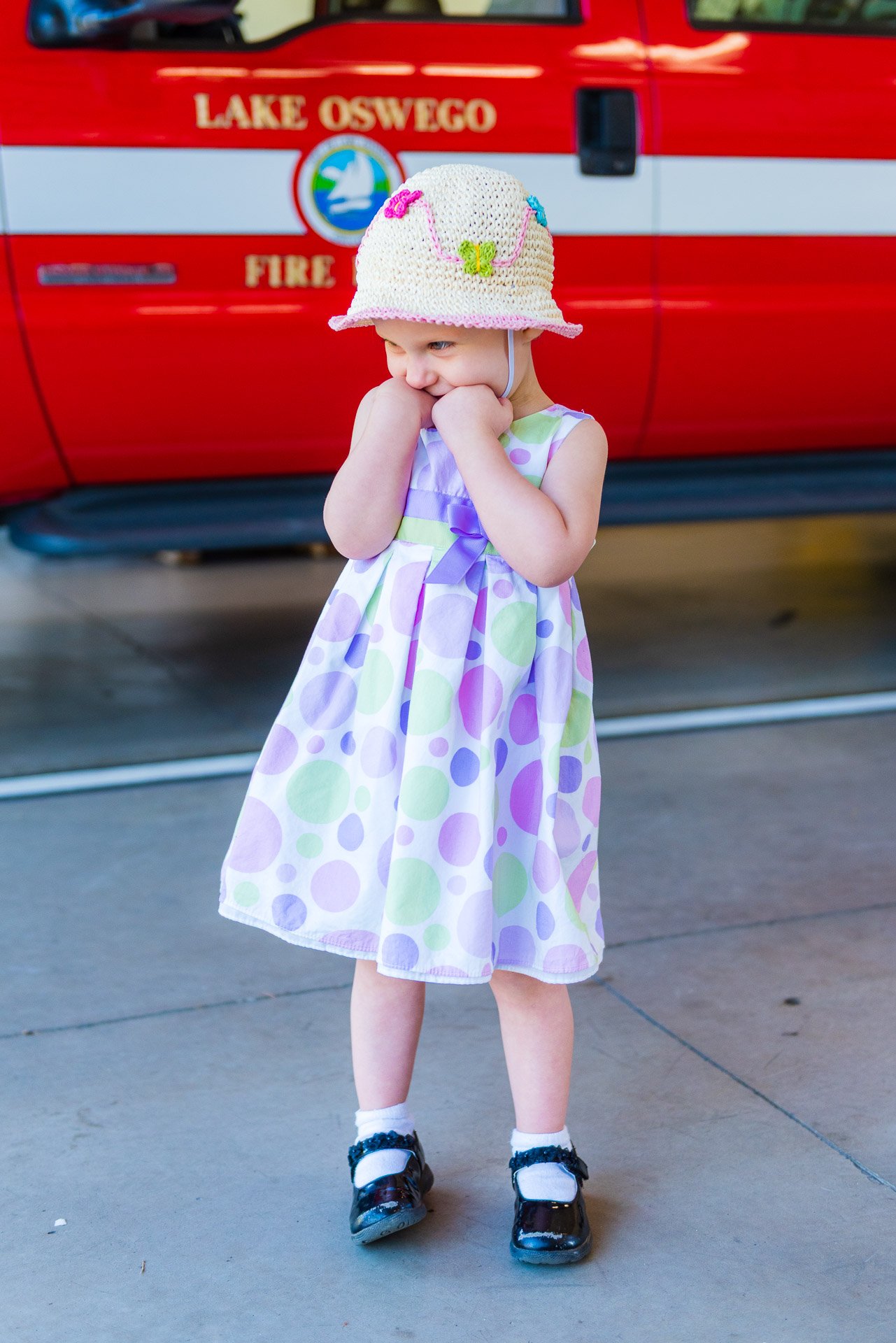 shy-girl-summer-dress-hat shy-girl-summer-dress-hat